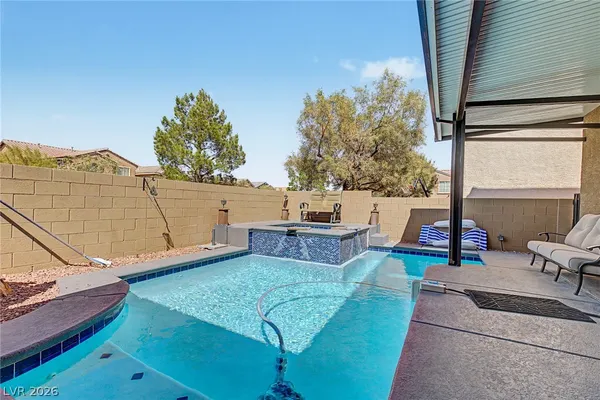 $499,998 | 10536 Laurelwood Lake Avenue, Las Vegas, NV 89166