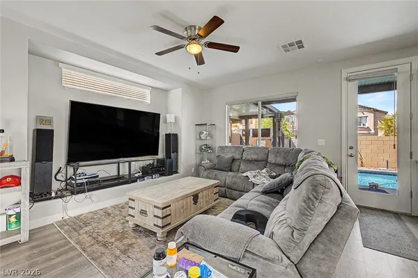$499,998 | 10536 Laurelwood Lake Avenue, Las Vegas, NV 89166