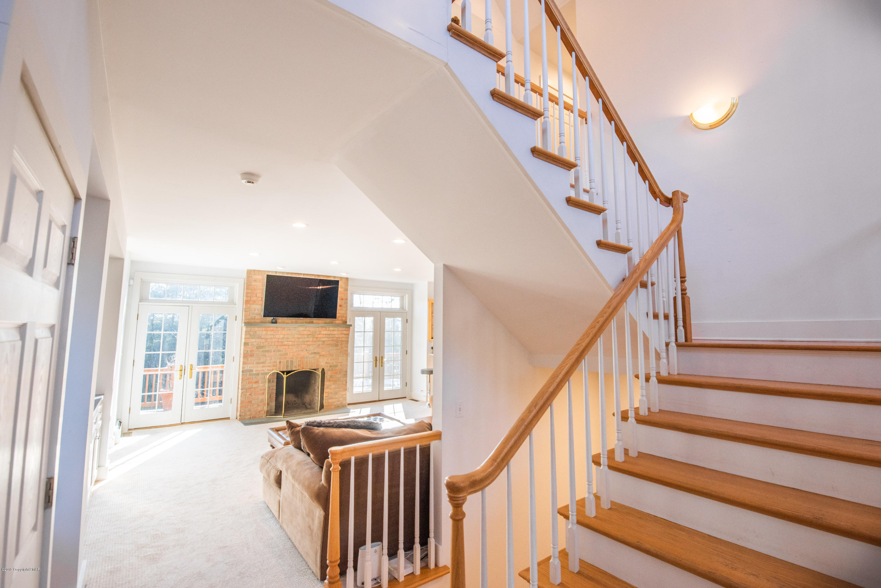 1453 Kelly Road Stroudsburg, PA 18360 - Photo 4 of 41 alex12-36