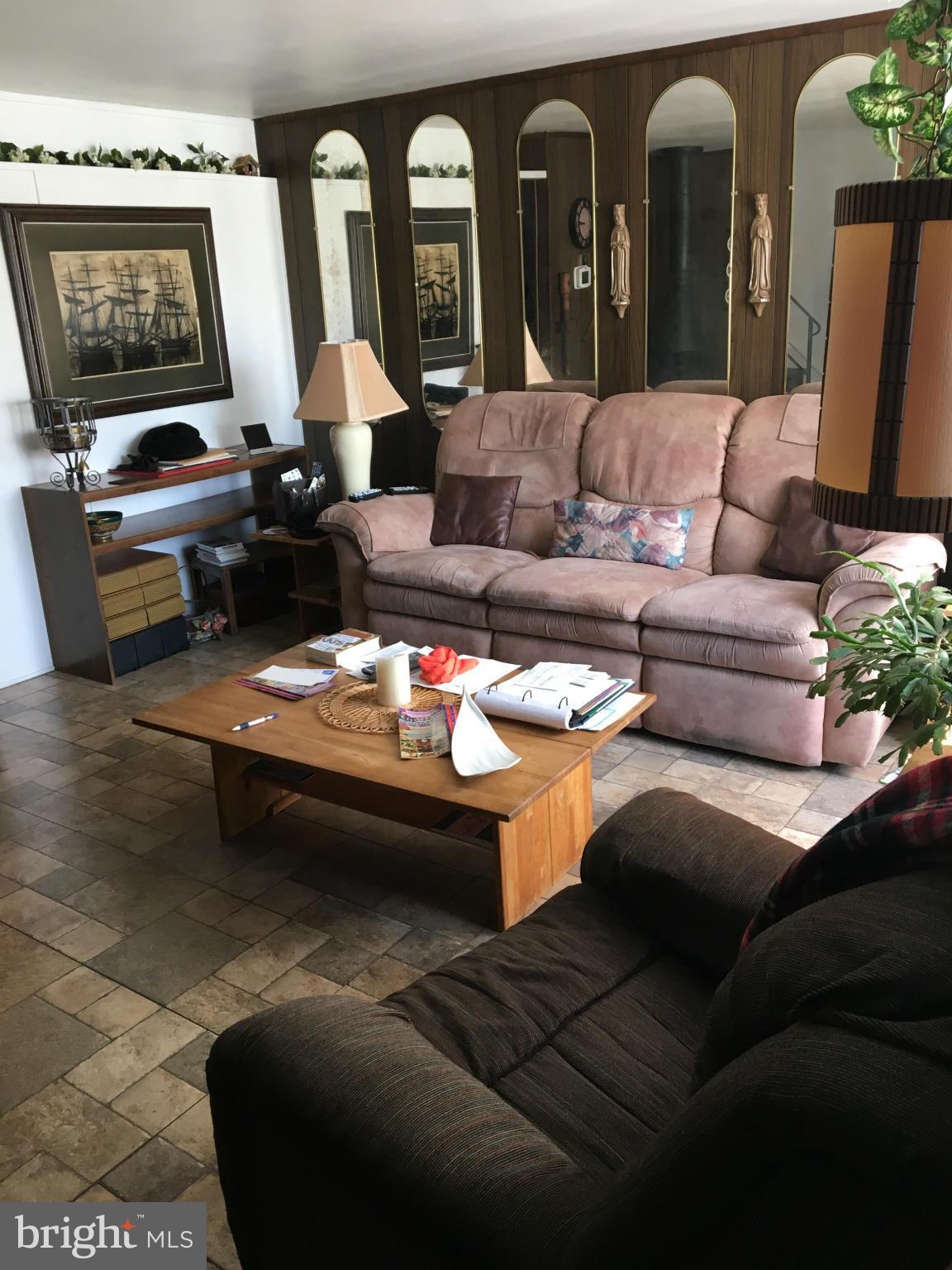 7378 Edsworth Road Baltimore, MD 21222 - Photo 2 of 25 Living Room