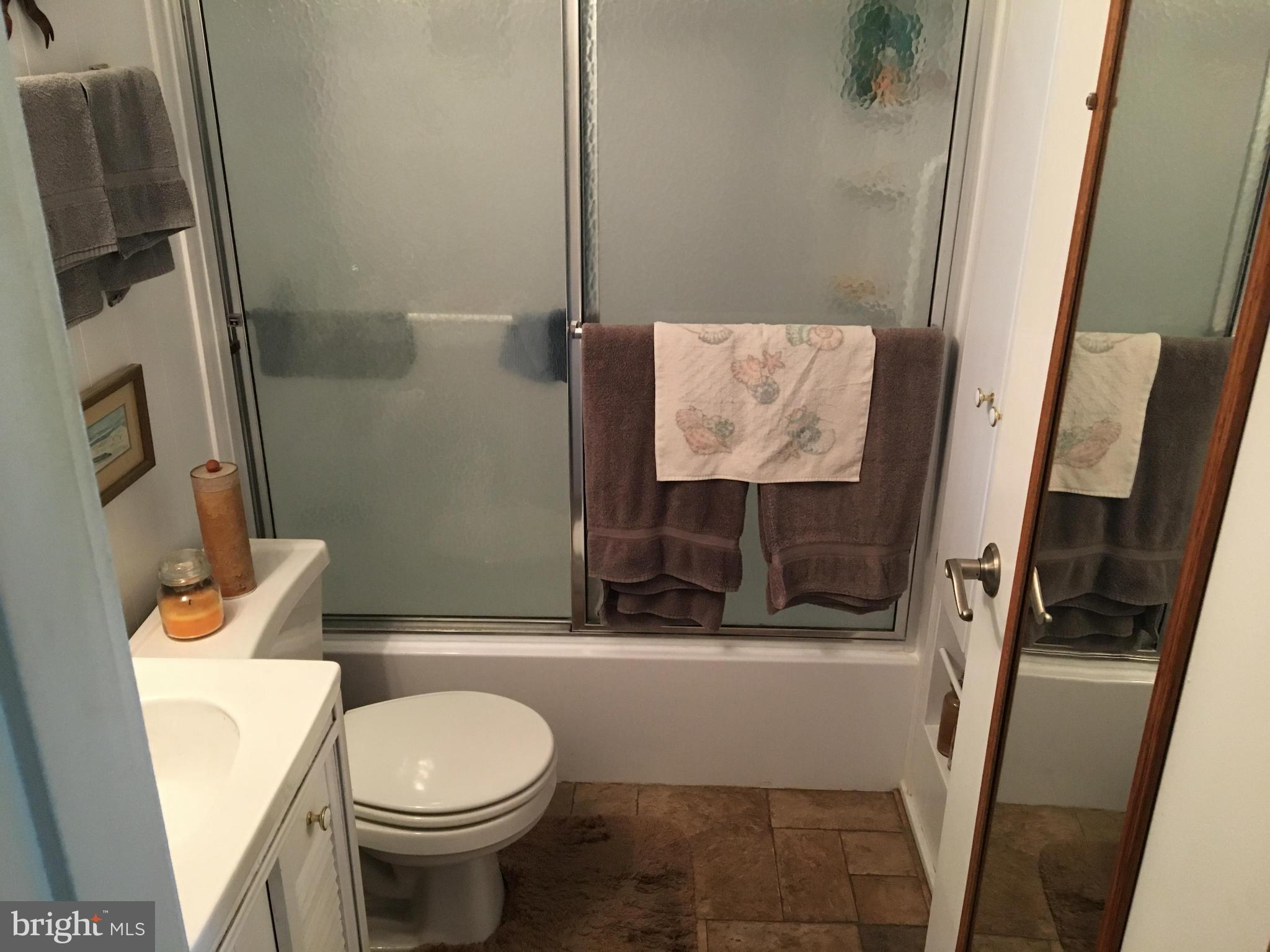 7378 Edsworth Road Baltimore, MD 21222 - Photo 19 of 25 Bath