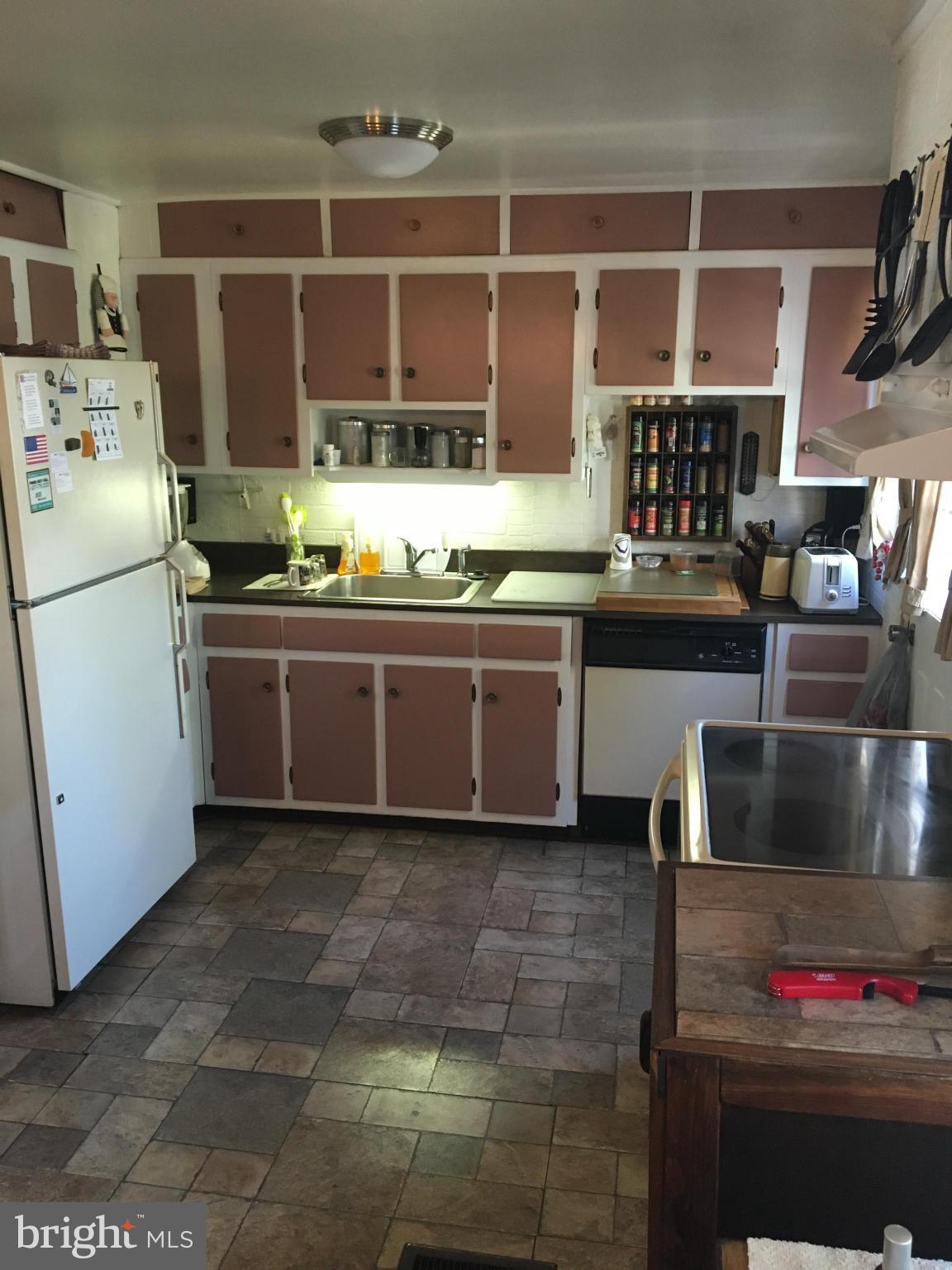 7378 Edsworth Road Baltimore, MD 21222 - Photo 8 of 25 Kitchen