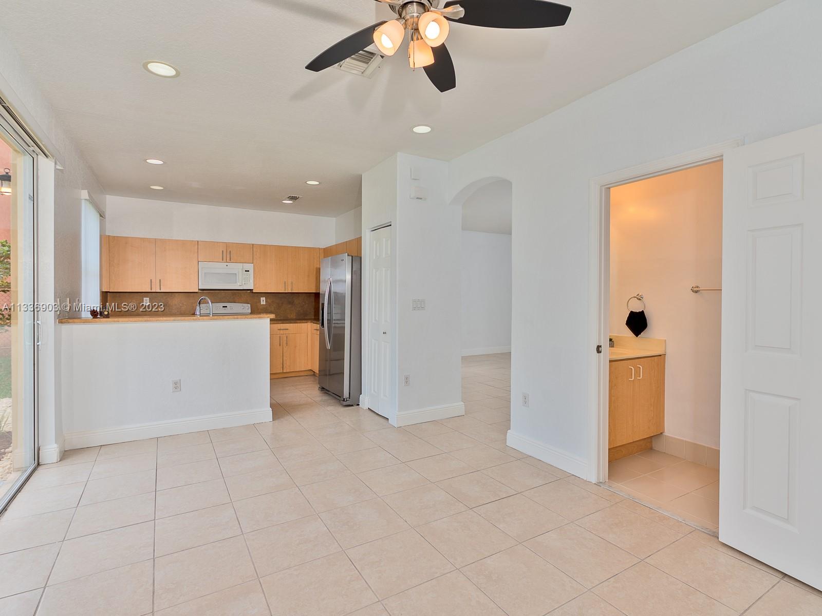1561 Southeast 20th Road Homestead, FL 33035 - Photo 13 of 30