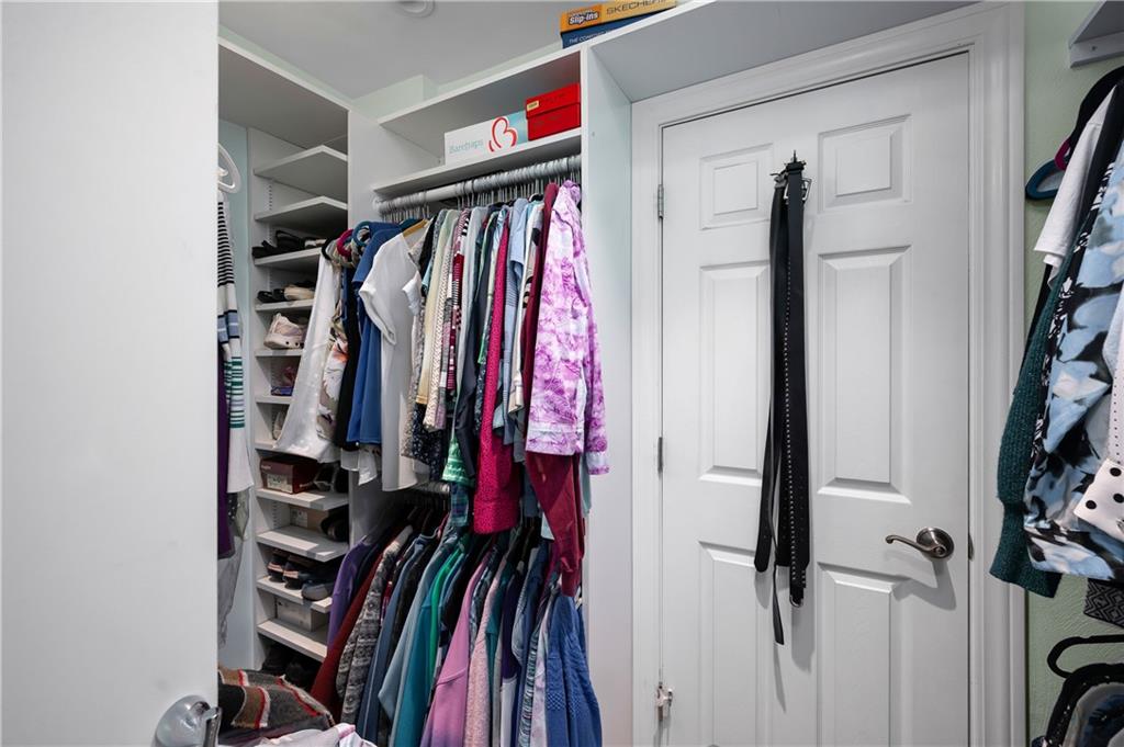 3871 Green Valley Road Pittsburgh, PA 15235 - Photo 22 of 50 Master Bedroom Closet