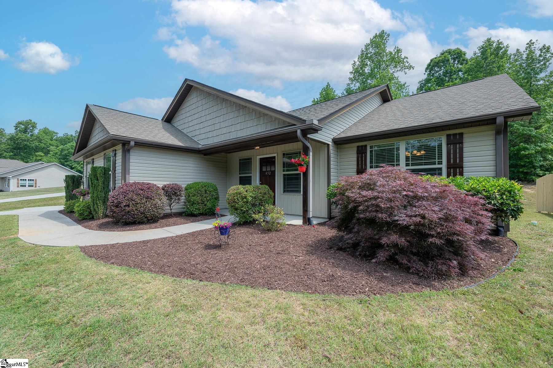 452 Bowers Road Travelers Rest, SC 29690 - Photo 4 of 40