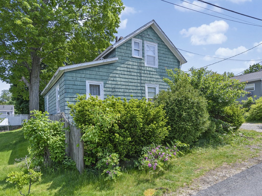 26 Friend Street Waltham, MA 02453 - Photo 3 of 38