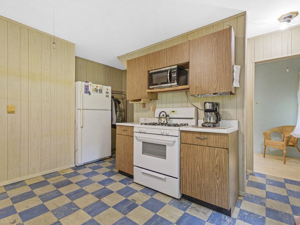 26 Friend Street Waltham, MA 02453 - Photo 10 of 38