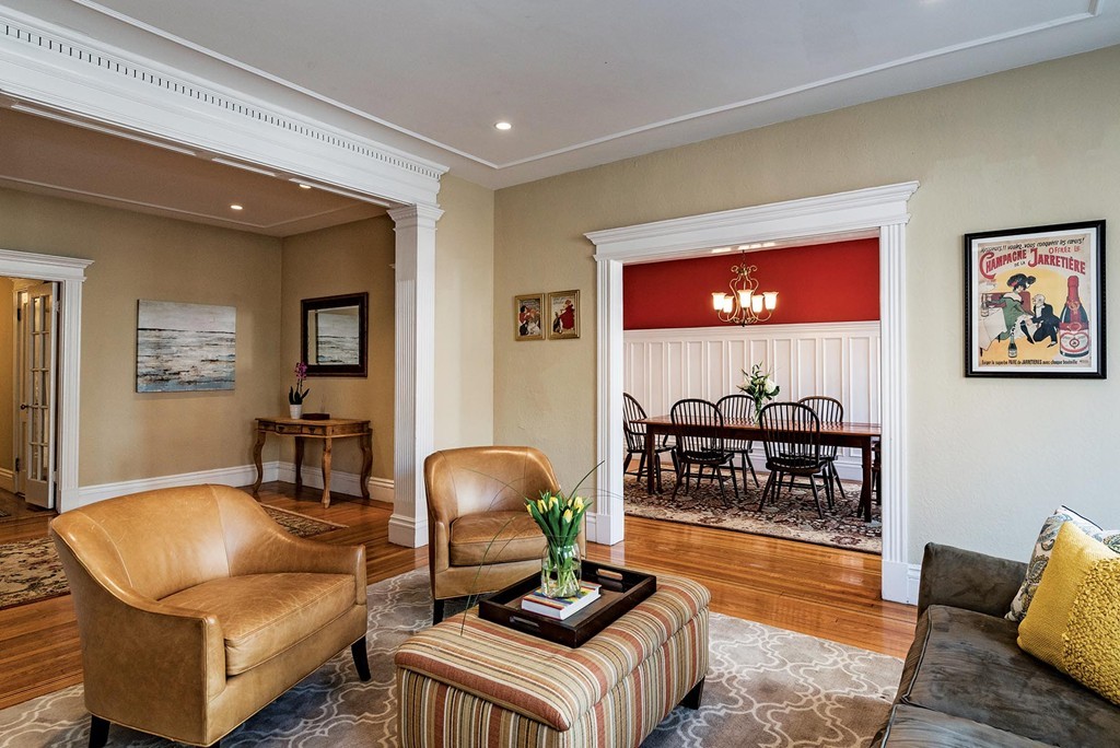 25 Stearns Road, Unit 1 Brookline, MA 02446 - Photo 4 of 12 Gallery Image 4