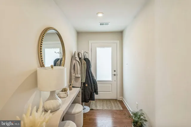 a view of front door with entryway