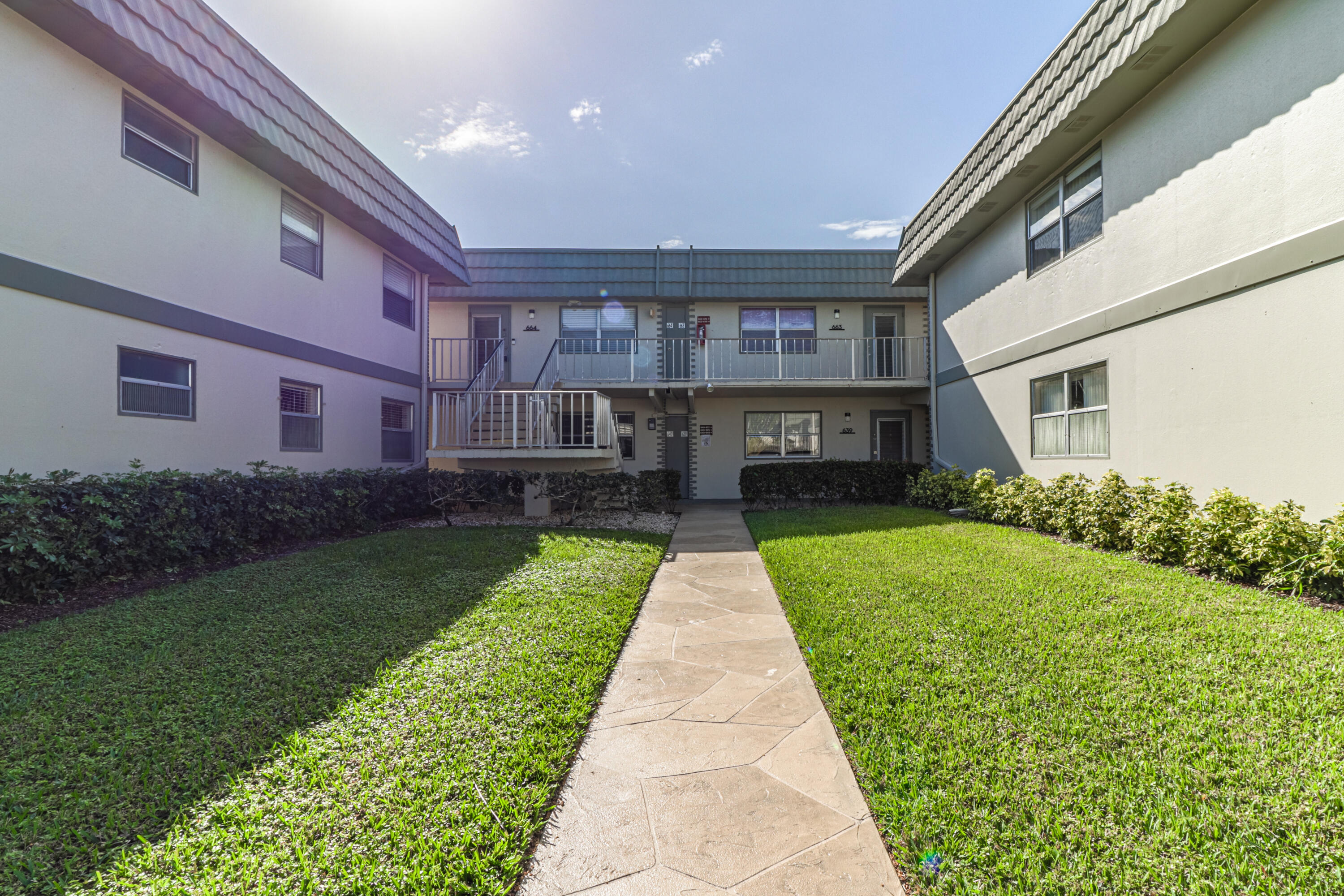 666 Monaco Court Delray Beach, FL 33446 - Photo 6 of 21 IMG_1117-HDR