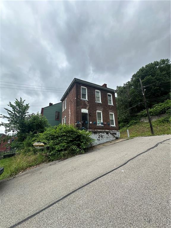 1911 B Street Pittsburgh, PA 15212 - Photo 3 of 4 Gallery Image 3
