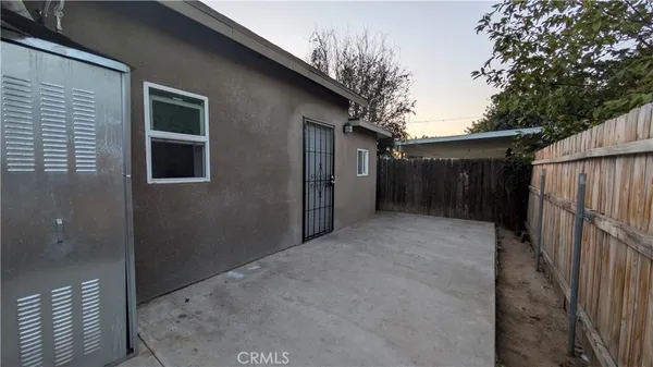 $2,330 | 2319 Wilshire Street, Riverside, CA 92501