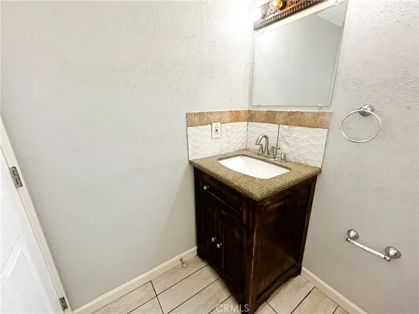 $2,330 | 2319 Wilshire Street, Riverside, CA 92501