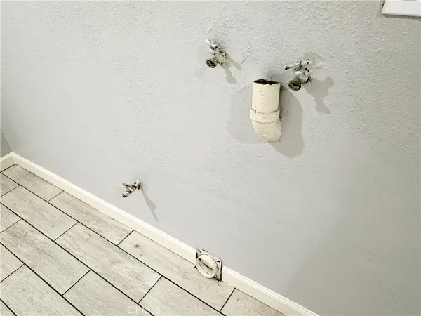 $2,330 | 2319 Wilshire Street, Riverside, CA 92501