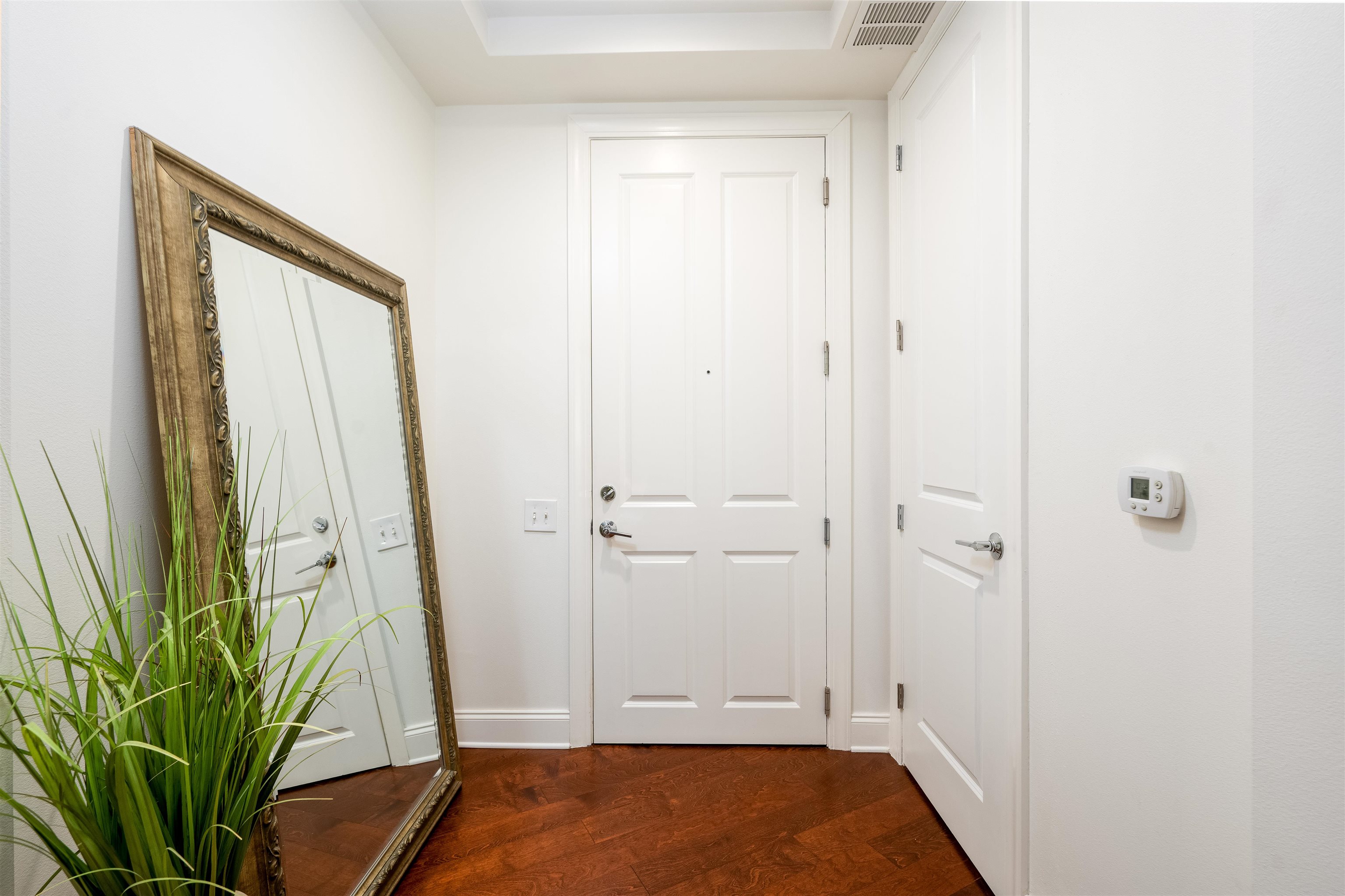 717 Riverside Drive, Unit 903 Memphis, TN 38103 - Photo 2 of 33 a view of room with window and small bathroom