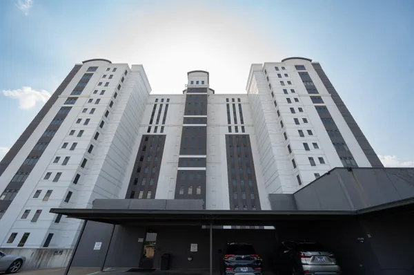 $439,000 | 717 Riverside Drive, Unit 903, Memphis, TN 38103