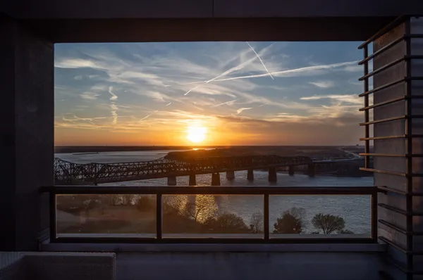 $439,000 | 717 Riverside Drive, Unit 903, Memphis, TN 38103