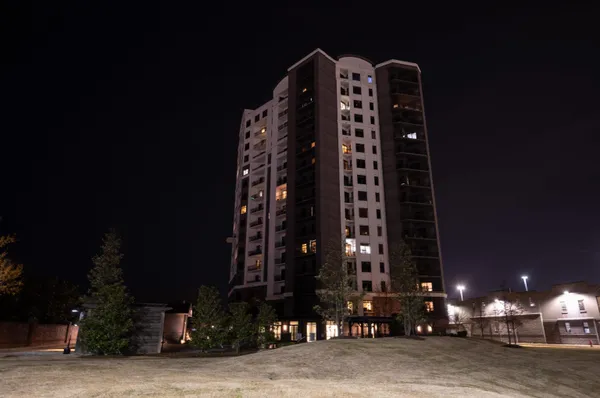 $439,000 | 717 Riverside Drive, Unit 903, Memphis, TN 38103