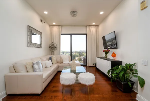 $439,000 | 717 Riverside Drive, Unit 903, Memphis, TN 38103