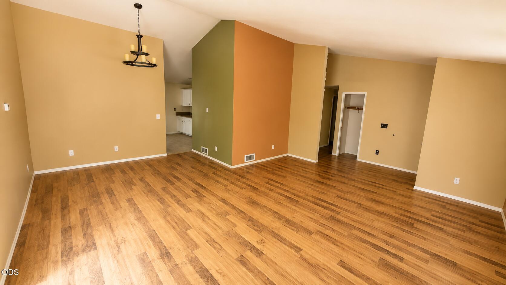 1110 Naue Way Cave Junction, OR 97523 - Photo 3 of 14