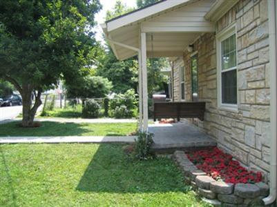 706 Golfview Drive Lexington, KY 40504 - Photo 2 of 14 Photo 2
