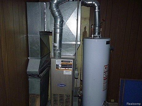 32967 Fort Road Rockwood, MI 48173 - Photo 13 of 14 Fort Utility.JPG