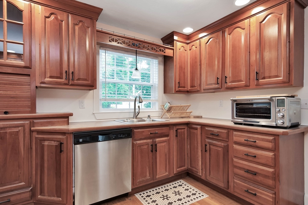 346 River Road Tewksbury, MA 01876 - Photo 16 of 33 Gallery Image 16