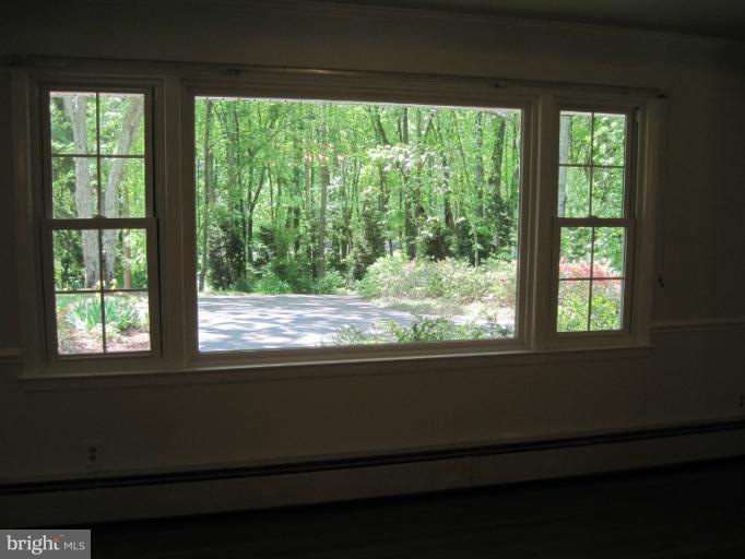 25656 Point Lookout Road Leonardtown, MD 20650 - Photo 9 of 26 Living Room