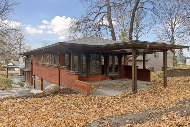 $1,169,000 | 4945 Glen Elyn Road, Mound, MN 55364