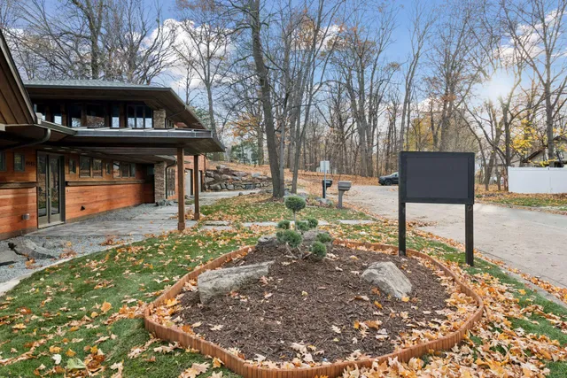 $1,169,000 | 4945 Glen Elyn Road, Mound, MN 55364