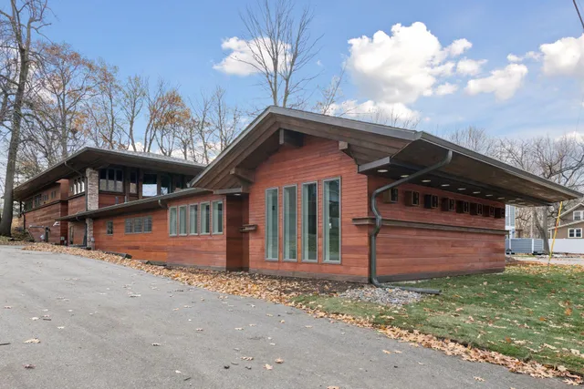 $1,169,000 | 4945 Glen Elyn Road, Mound, MN 55364