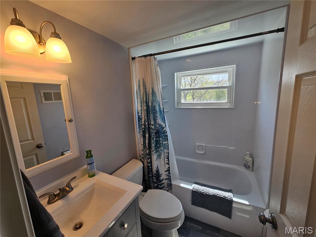 2204 Valley Park Road Fenton, MO 63026 - Photo 11 of 14