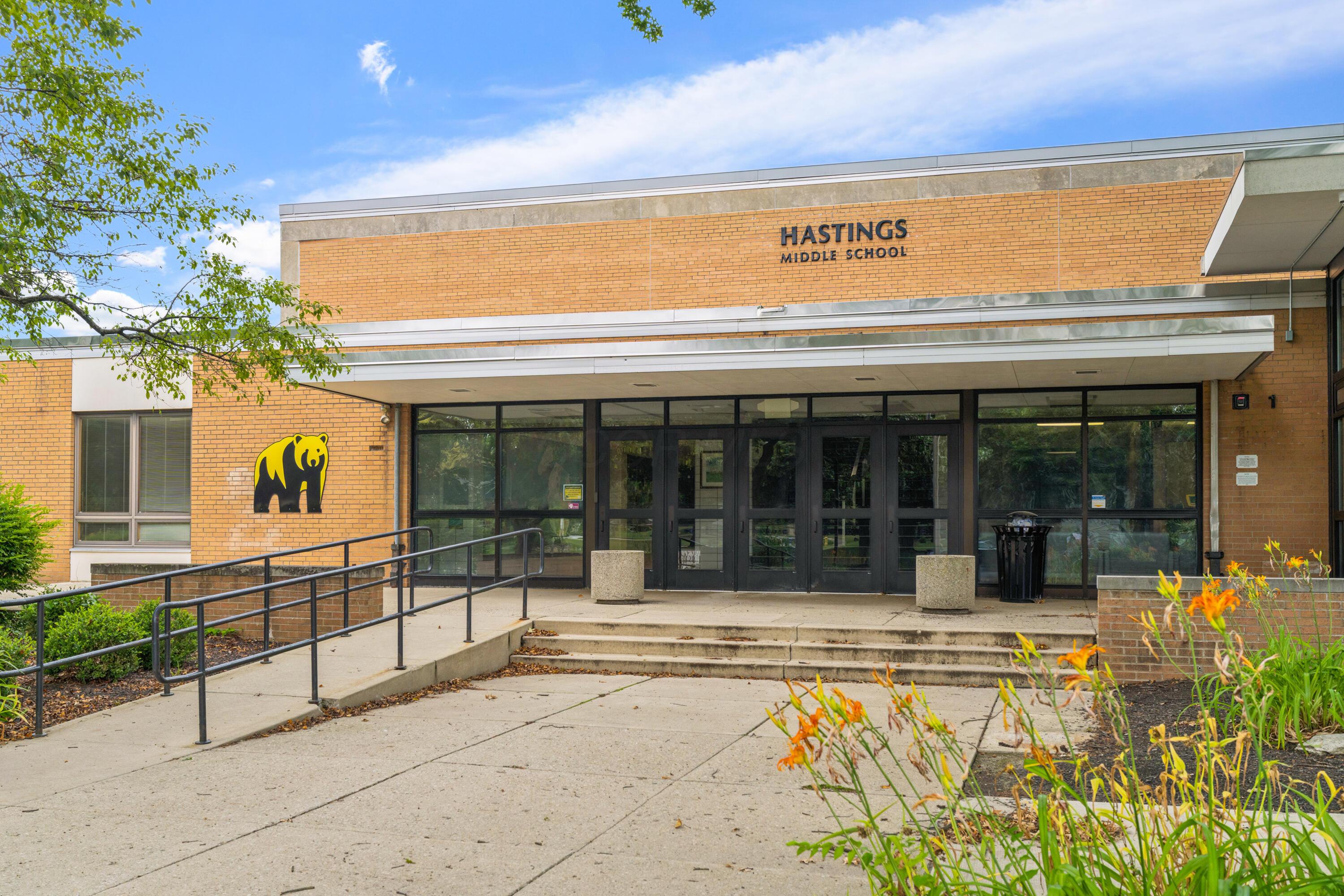 2554 Nottingham Road Columbus, OH 43221 - Photo 52 of 61 Hastings Middle School