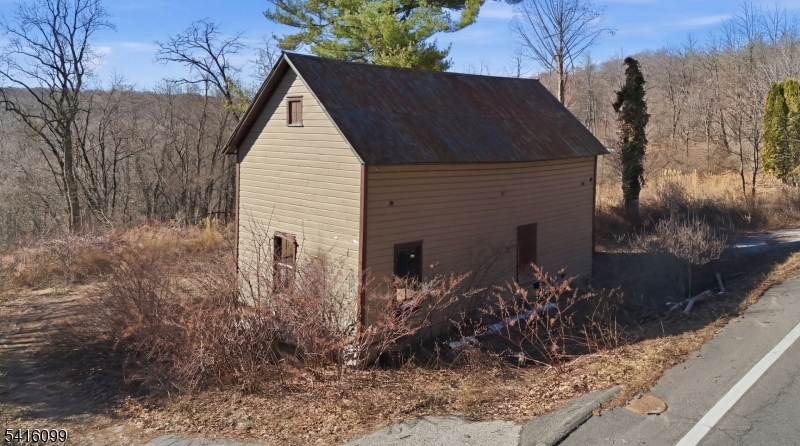 197 East Mill Road Long Valley, NJ 07853 - Photo 2 of 23