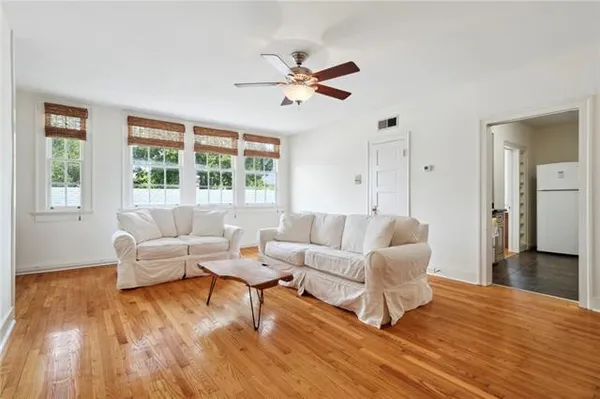 $1,900 | 4239 St Charles Avenue, Unit K, New Orleans, LA 70115