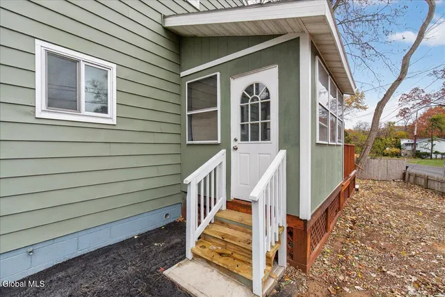 $299,999 | 278 Donald Avenue, Schenectady, NY 12304