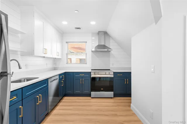 $3,900 | 584 Main Street, Unit 5, Islip, NY 11751