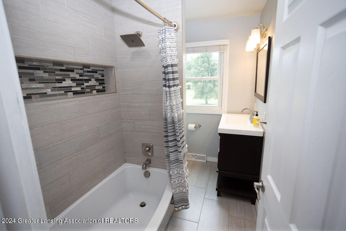 4540 County Farm Road Jackson, MI 49201 - Photo 15 of 29 _HAM9652