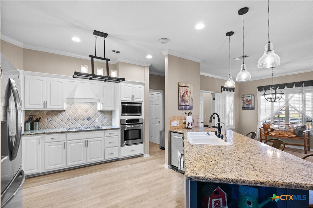 80 Hunters Way Victoria, TX 77904 - Photo 3 of 47