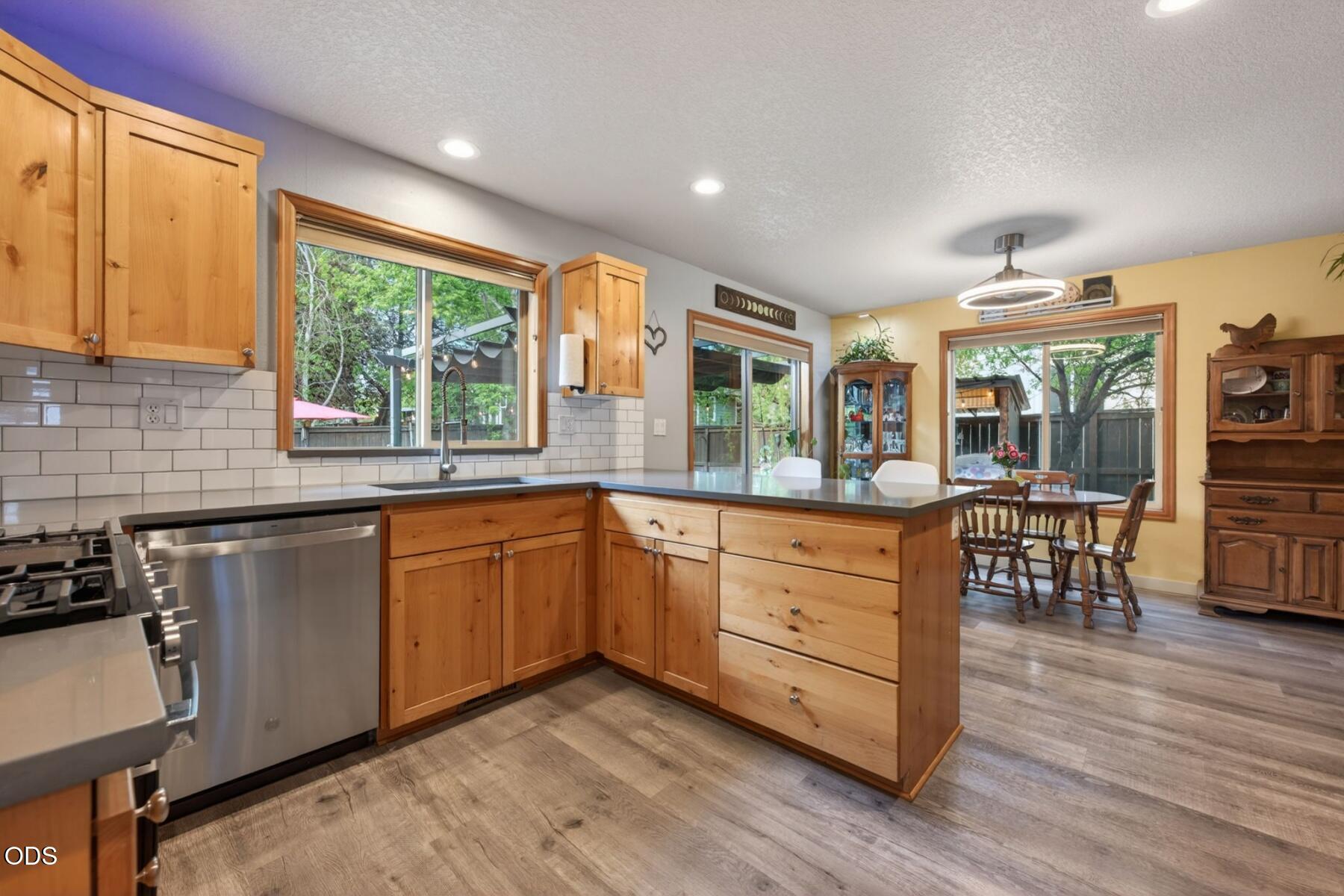 20696 Barton Crossing Way Bend, OR 97701 - Photo 14 of 44