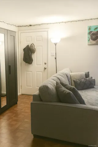 $1,950 | 10 Village Lane, Selden, NY 11784