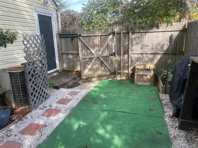 $1,950 | 10 Village Lane, Selden, NY 11784