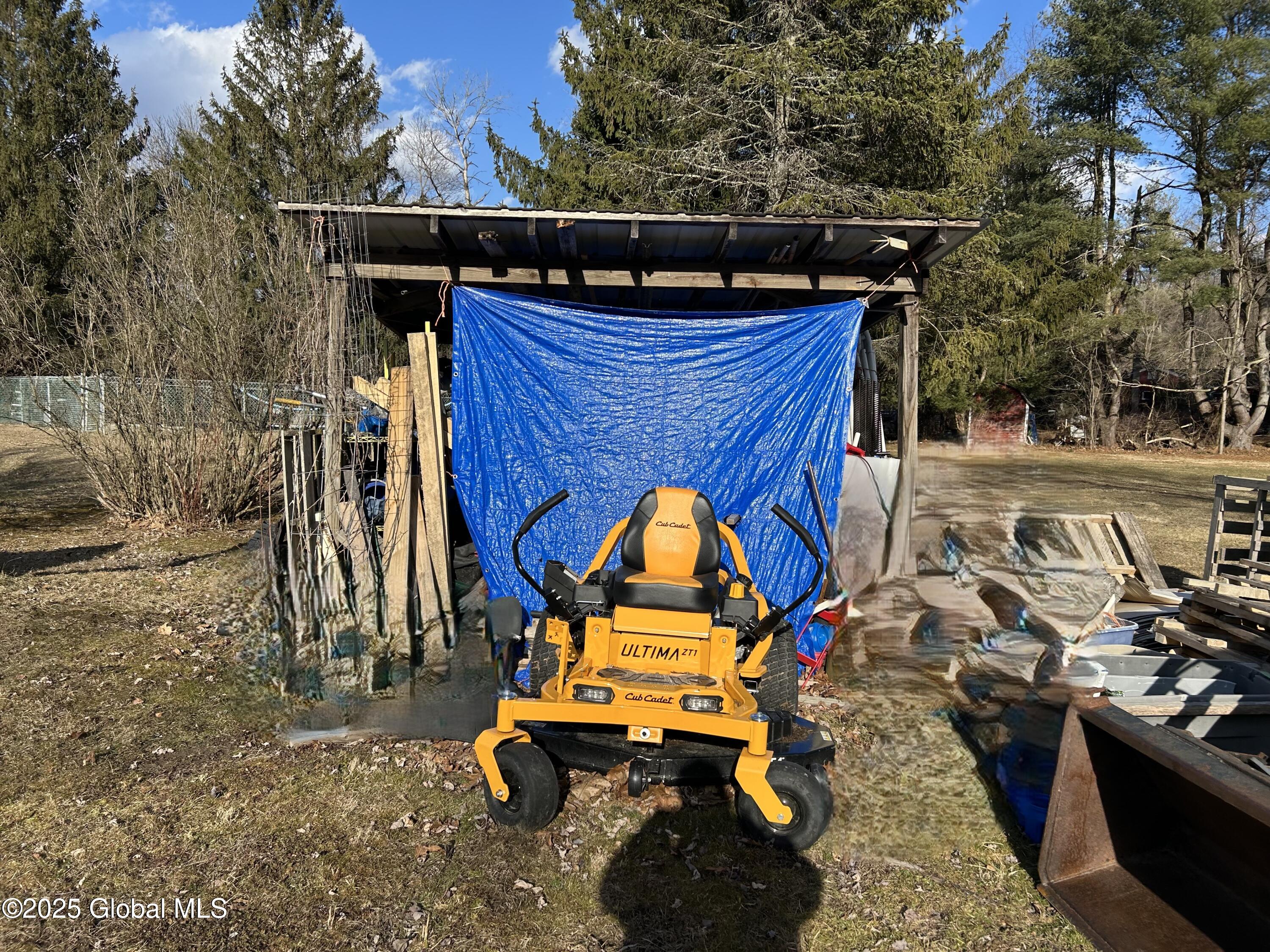 32 Robin Road Kinderhook, NY 12106 - Photo 13 of 15 Carport