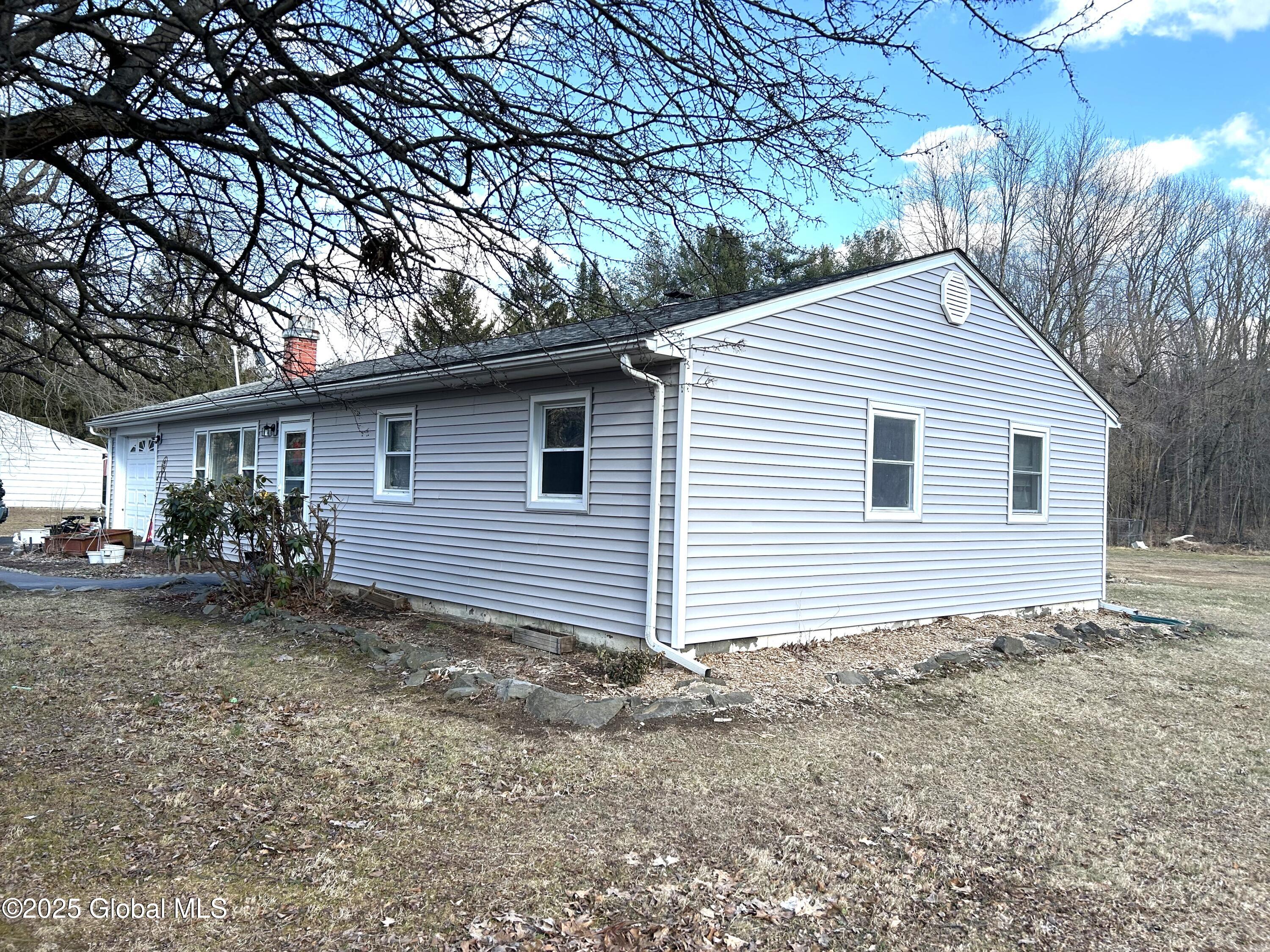 32 Robin Road Kinderhook, NY 12106 - Photo 7 of 15 Exterior side 2