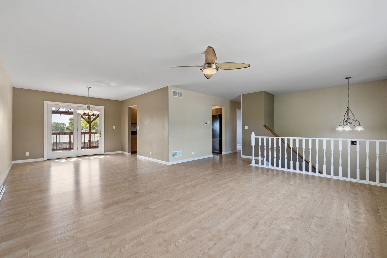913 South Bentley Road New Lenox, IL 60451 - Photo 4 of 37 Gallery Image 4