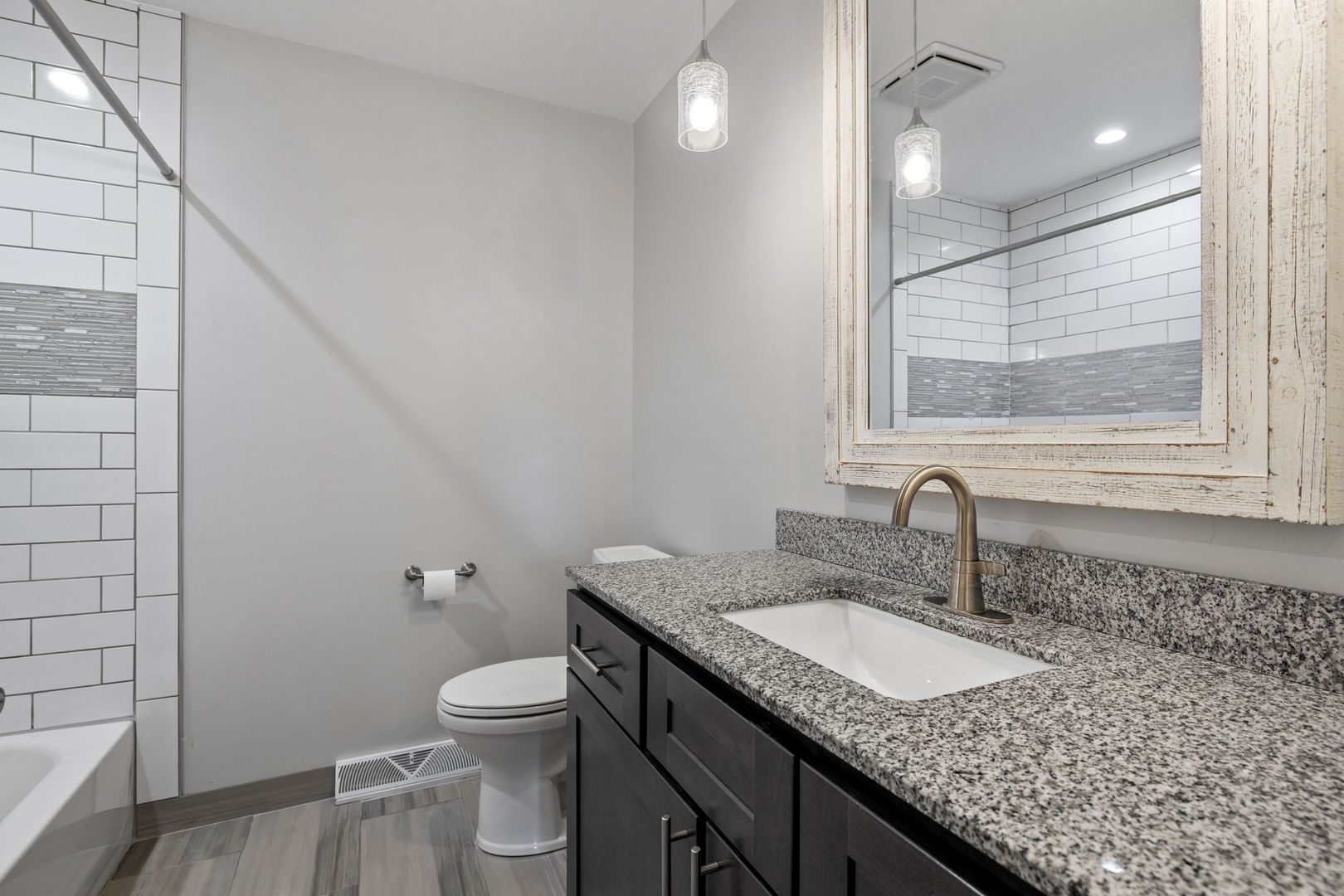 913 South Bentley Road New Lenox, IL 60451 - Photo 10 of 37 Gallery Image 10