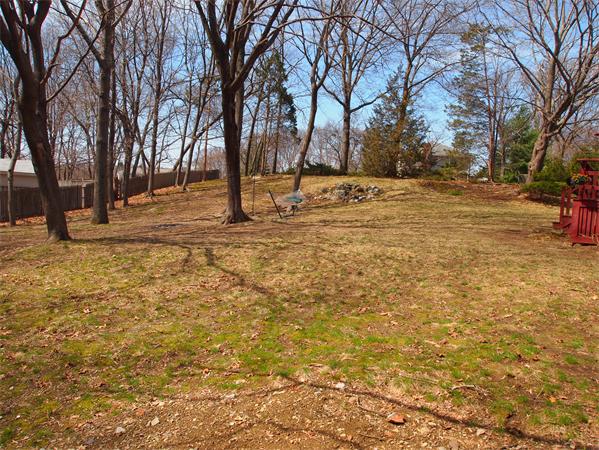 12 Vale View Road Wakefield, MA 01880 - Photo 4 of 14 Gallery Image 4