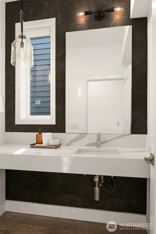 $7,995 | 733 4th Court South, Kirkland, WA 98033