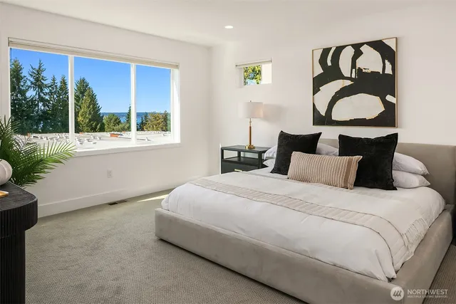 $7,995 | 733 4th Court South, Kirkland, WA 98033