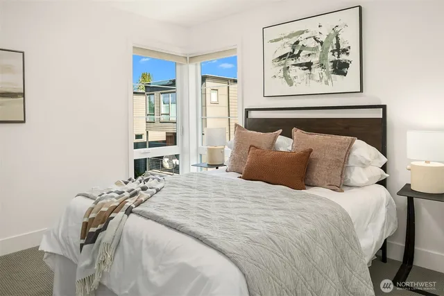 $7,995 | 733 4th Court South, Kirkland, WA 98033